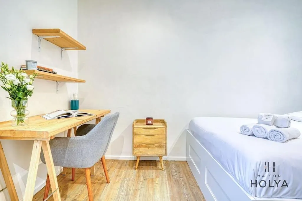 Le Studieux - A Oberkampf - 82B Paris Apartment